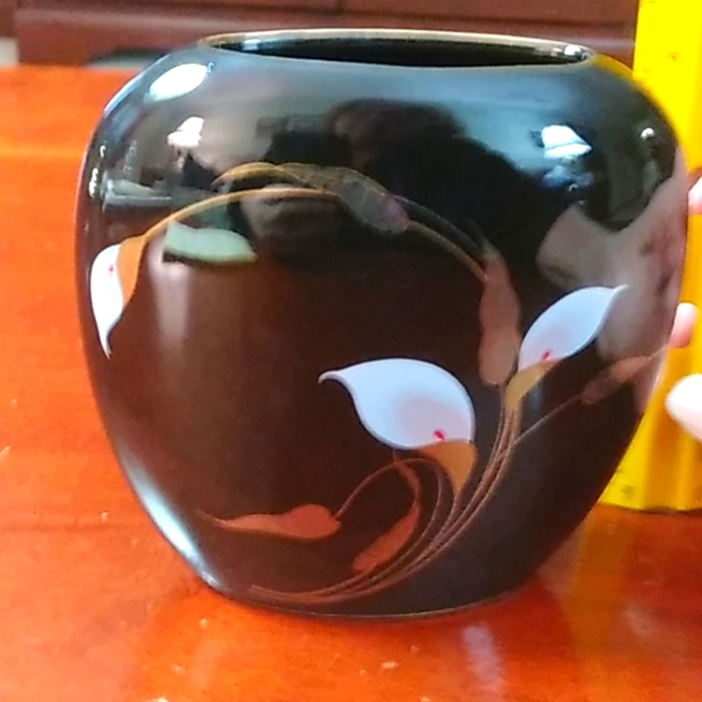 Otagiri Vintage Black Vase with silver-blue lilies and gold leaves from Japan.